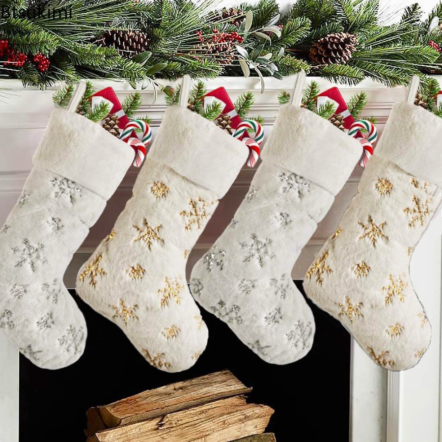 Embroidery Xmas Stocking - 새로운 2026 화이트 플러시 스탬핑 골드